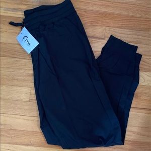 Zyia trail joggers 31”
